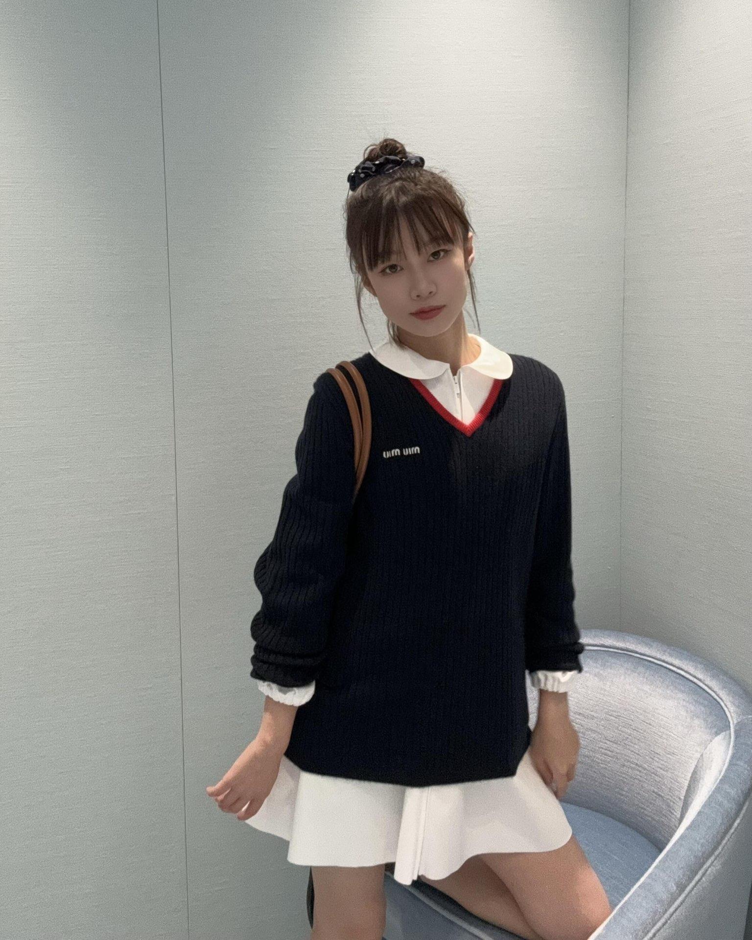 셀린느 브이넥 니트 스웨터 (해외배송)