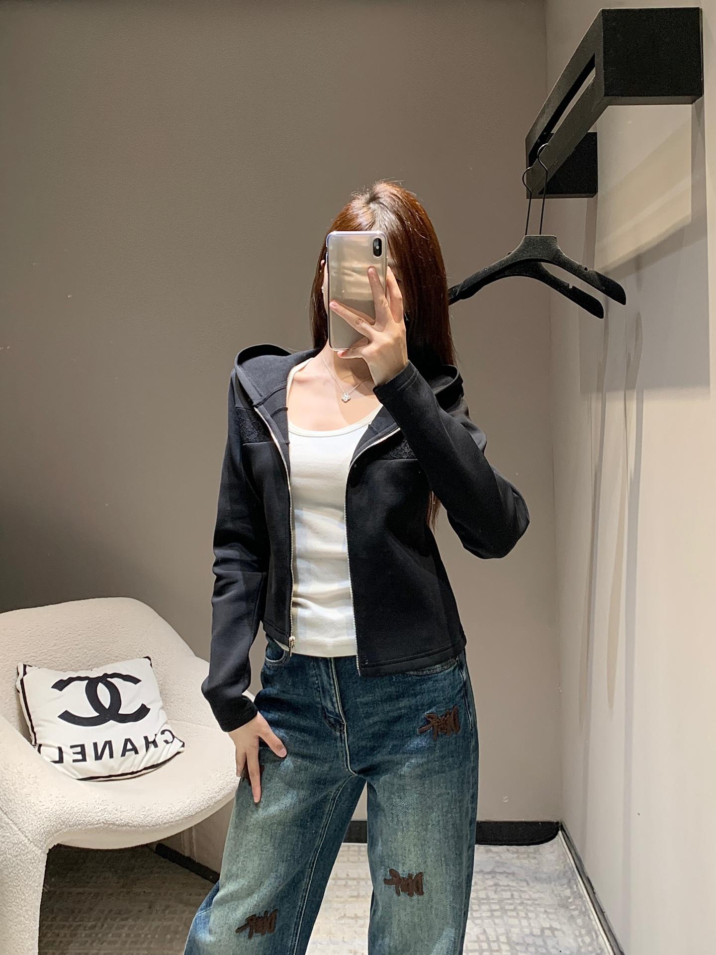 미우미우 지퍼 후드 스몰 재킷 (해외배송)