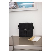 보테가베네타 버클 레더 크로스백 (국내배송)