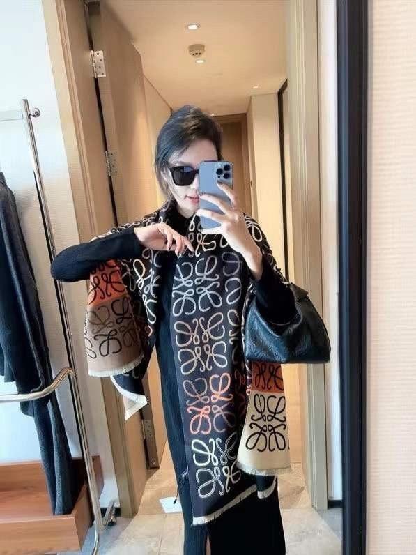 로에베 캐시미어 숄 머플러 (국내배송)