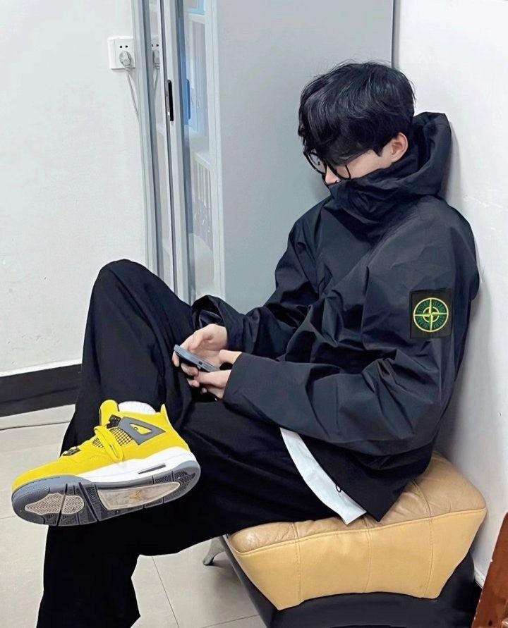 스톤아일랜드 더블 와펜 패치 바람막이 (국내배송)