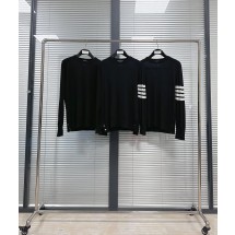 톰브라운 클래식 파인울 크루넥 스웨터 (해외배송)