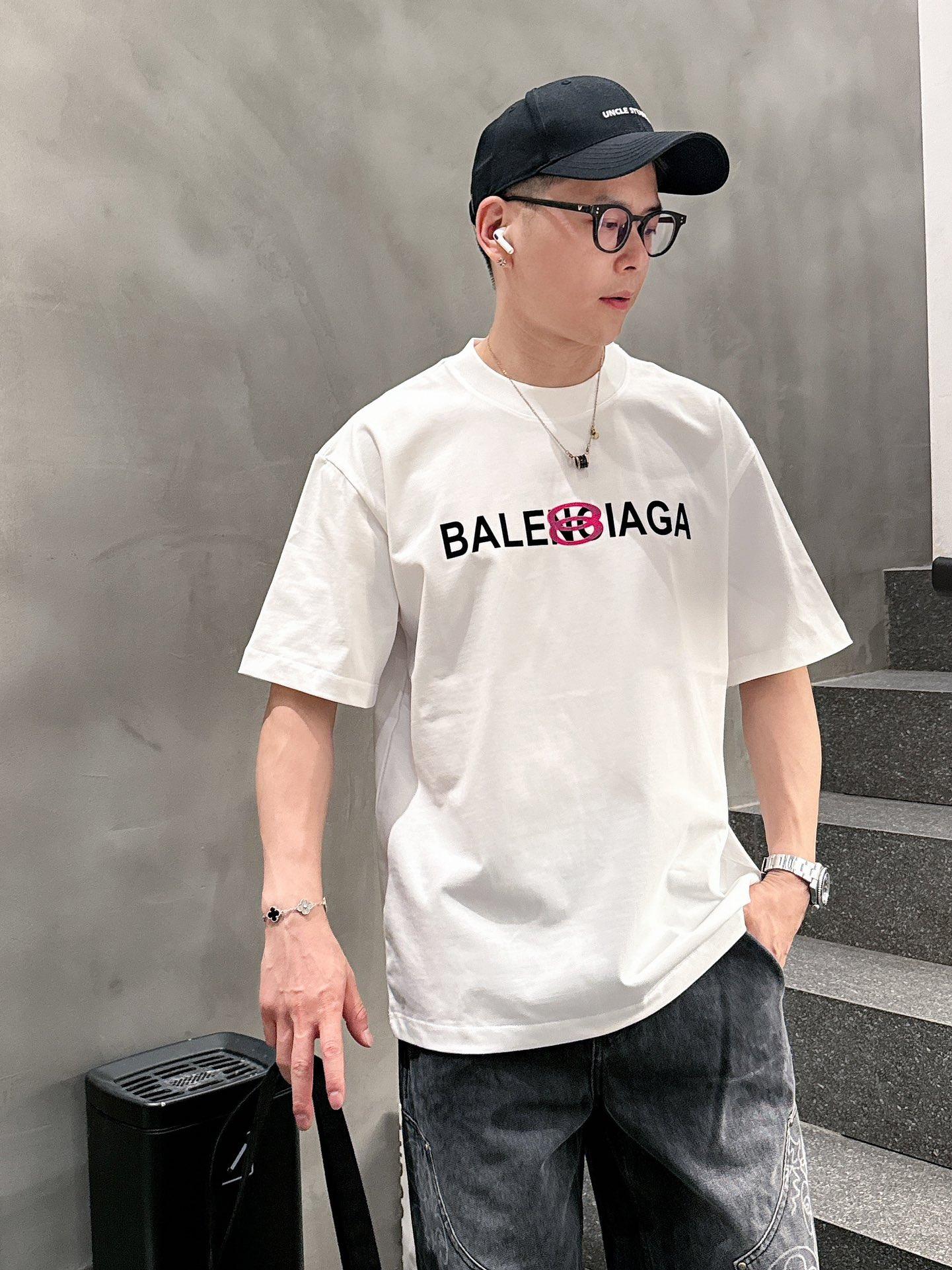 발렌시아가 반팔 티셔츠 (해외배송)