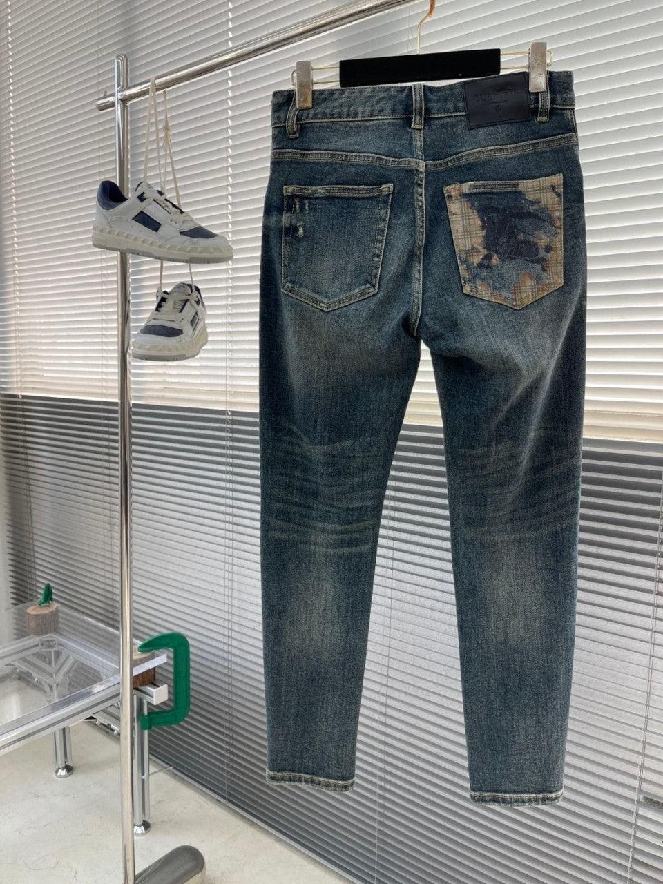 버버리 패치로고포켓 스판데님 진 (국내배송)