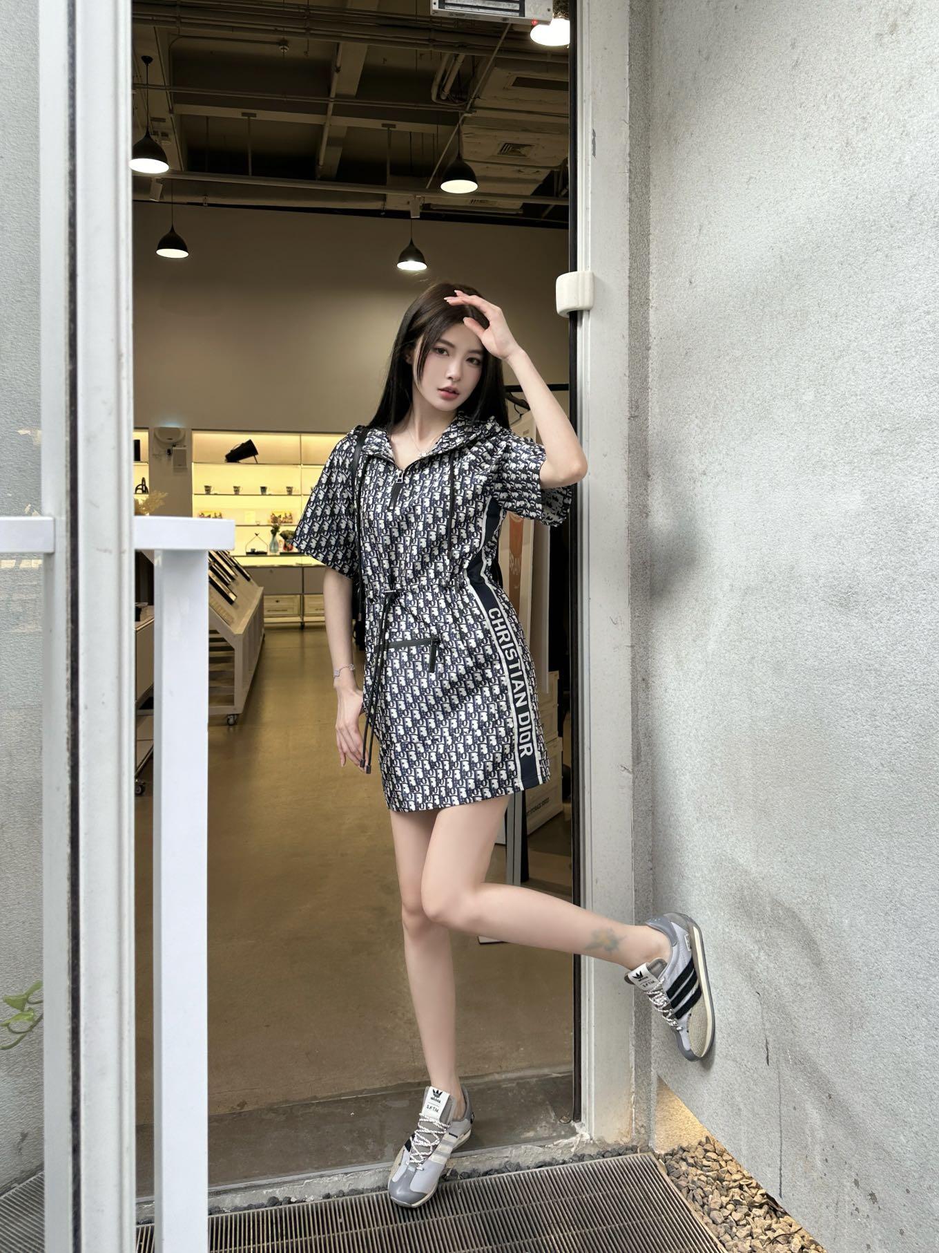 디올  반팔 후드 드레스 (해외배송)