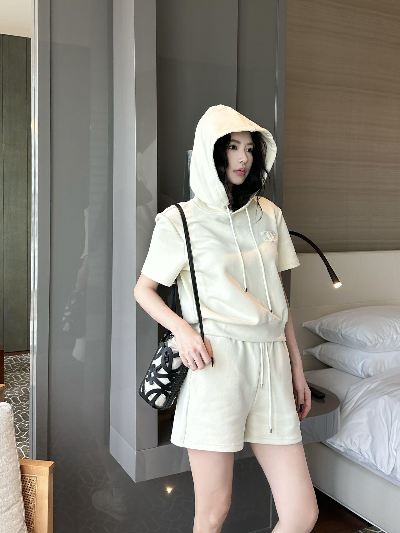 샤넬 스웨터 반팔 후드 세트 (해외배송)
