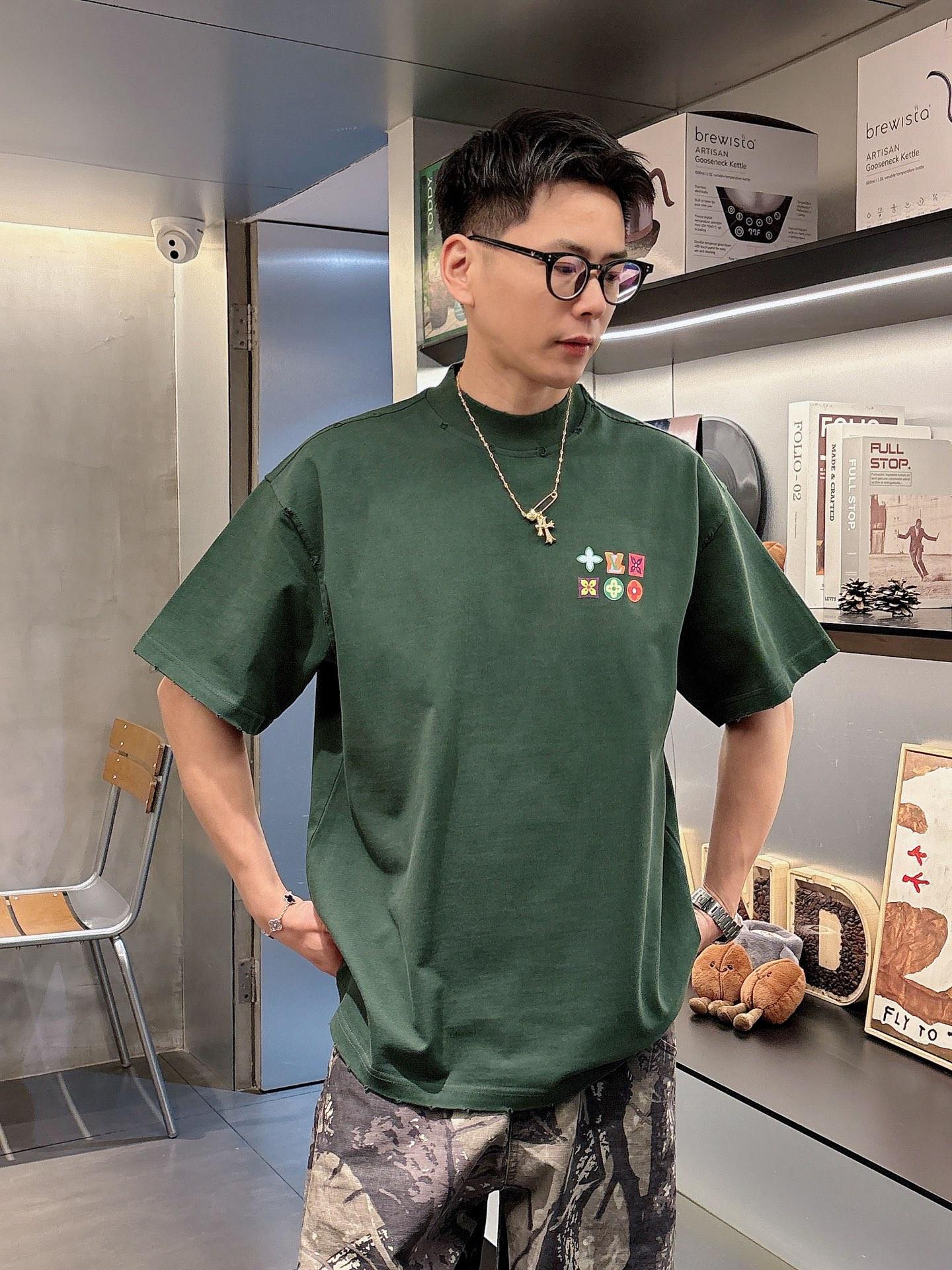 루이비통 반팔 라운드넥 티셔츠 (해외배송)