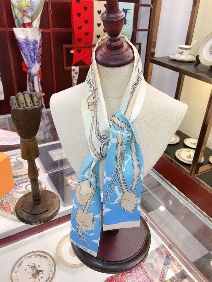 루이비통 방도 스카프 (국내배송)