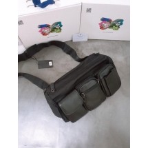 프라다 멀티 포켓힙색 (국내배송)