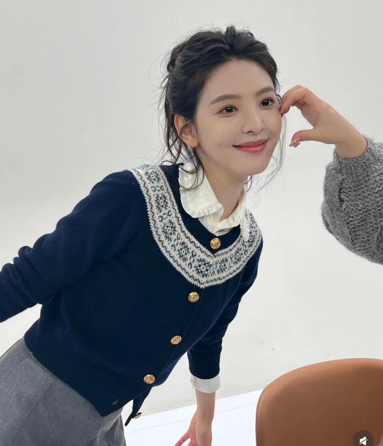 셀린느 아크 드 트리옹프 퓨어 울 카디건 (정품급 해외배송)