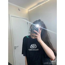 발렌시아가 디스트레스드 락 프린트 반팔 (정품급 해외배송)