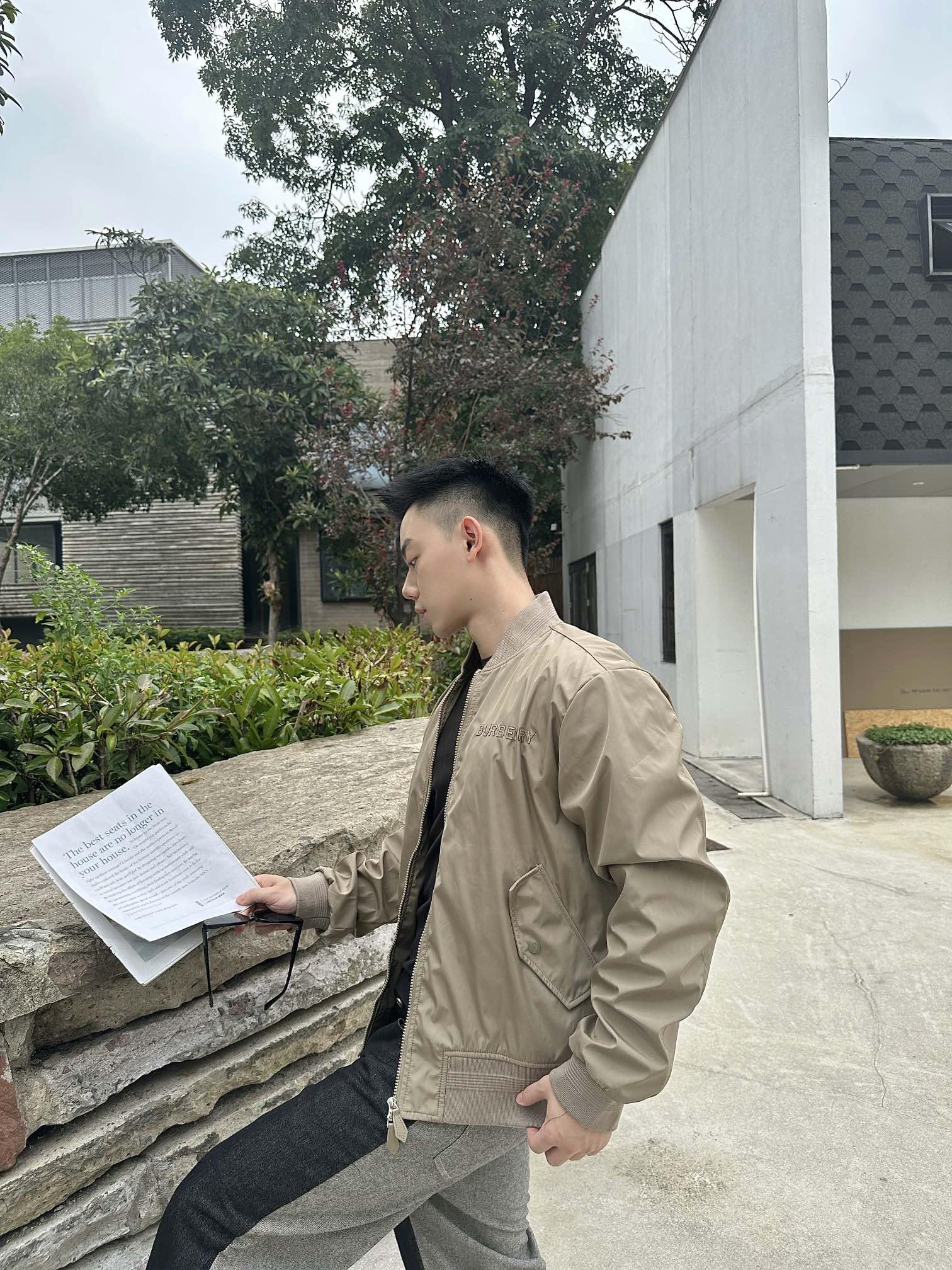 버버리 자수 문자 로고 재킷 (해외배송)