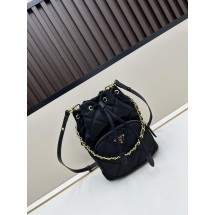 프라다 미니 블랙 앤 골드 버킷 백 (해외배송)