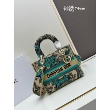 디올 레이디 라이트 백 (해외배송)