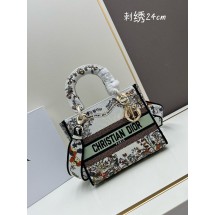 디올 레이디 라이트 백 (해외배송)
