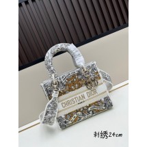 디올 레이디 라이트 백 (해외배송)