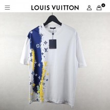 루이비통 수입 LV 모노그램 엠보프린팅 라운드 티셔츠 남여공용  (국내배송)