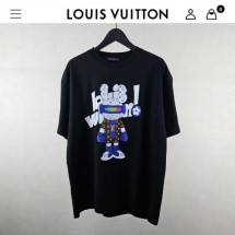 루이비통 수입 LV cow 프린팅 라운드 티셔츠 남여공용 블랙 (국내배송)