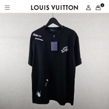 루이비통 수입 LV 자수로고 라운드 티셔츠 남여공용 블랙 (국내배송)