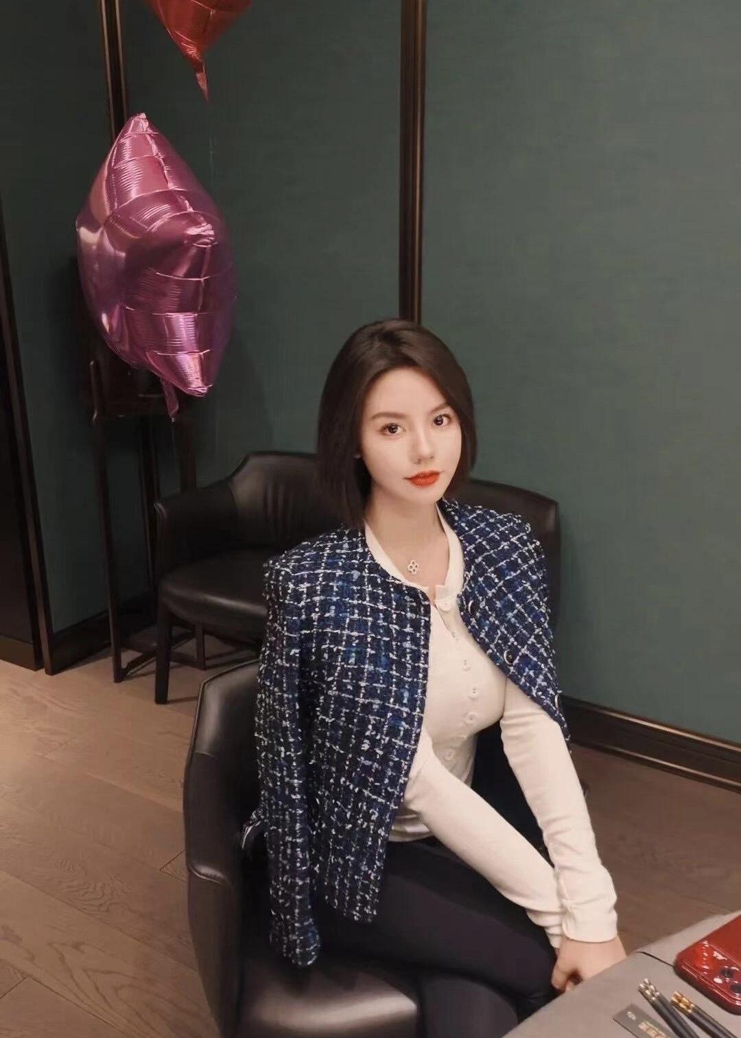 샤넬 스트리머 블루 트위드 재킷 (해외배송)