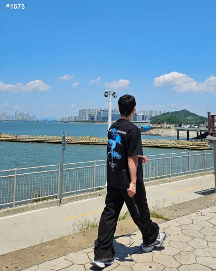 우영미 젤리피쉬  반팔 티셔츠 (국내배송)