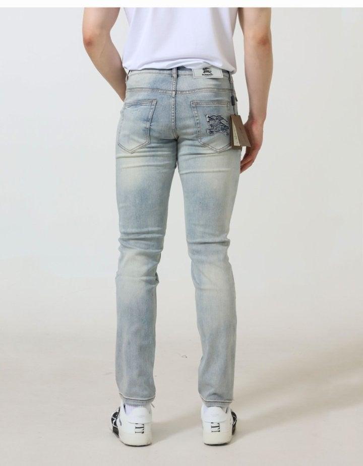 버버리 포켓 기사도 패치 데님팬츠 (국내배송)