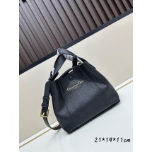 디올 버킷백 (해외배송)