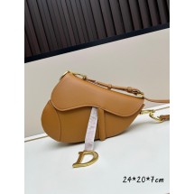 디올 소프트 새들백 (해외배송)