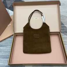 미우미우 코듀로이 쇼핑 백 (해외배송)