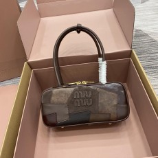 미우미우 패치워크 핸들백 (해외배송)