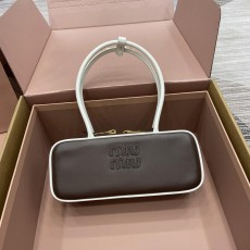 미우미우 보 핸드백 (해외배송)