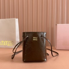 미우미우 나파 양가죽 미니백 (해외배송)