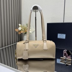 프라다 가죽 탑 핸들백 (해외배송)