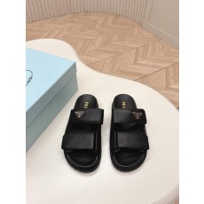 프라다 삼각형 버클 벨크로 슬리퍼 (해외배송)