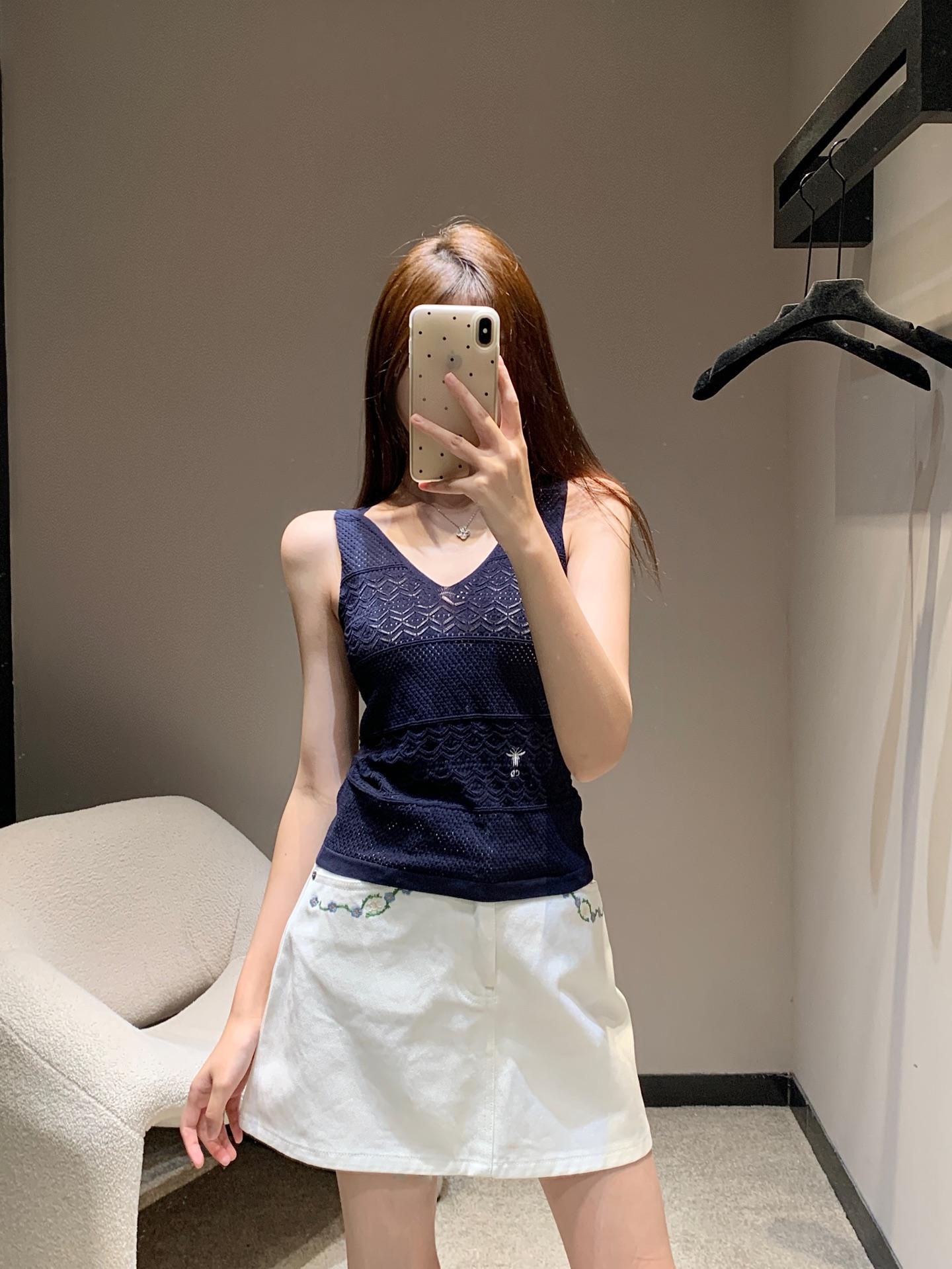 디올 빈티지 무드플라워 펀칭 니트 베스트 (해외배송)