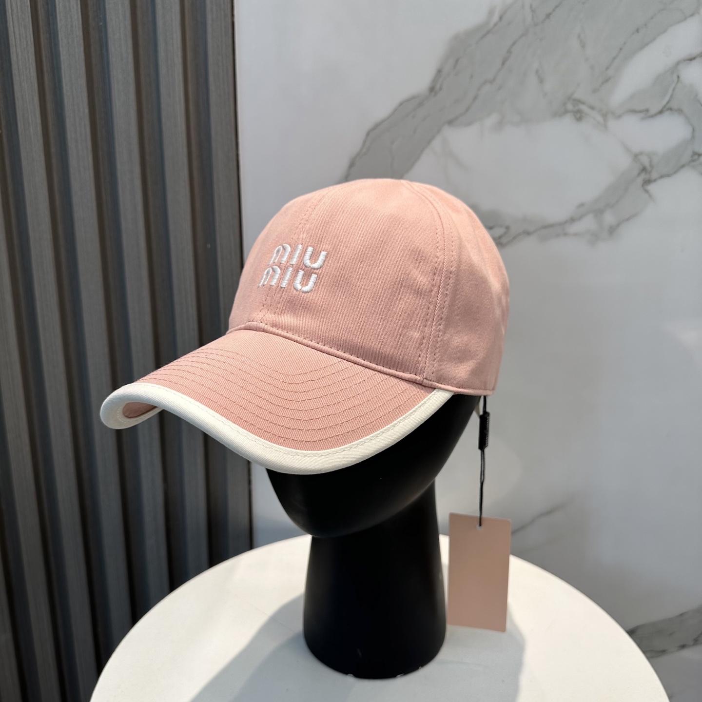 미우미우 자수 볼캡 (해외배송)