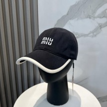 미우미우 자수 볼캡 (해외배송)