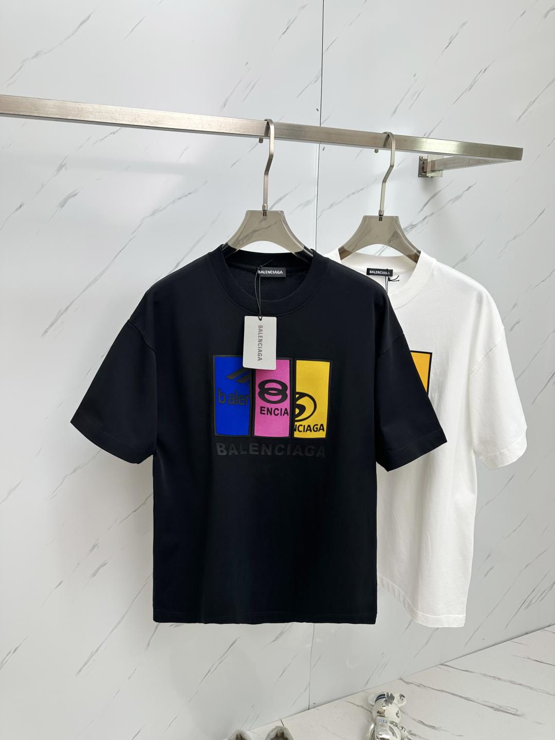 발렌시아가 라운드넥 반팔 (해외배송)