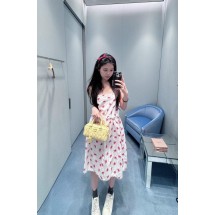 미우미우 콘플라워 스몰 레드 플라워 디컨스트럭트 서스펜더 스커트 (해외배송)