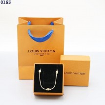 루이비통 LV 로고 볼드 목걸이 (국내배송)