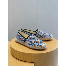 버버리 프린트 캔버스 스트로 버킷 슈즈 (해외배송)