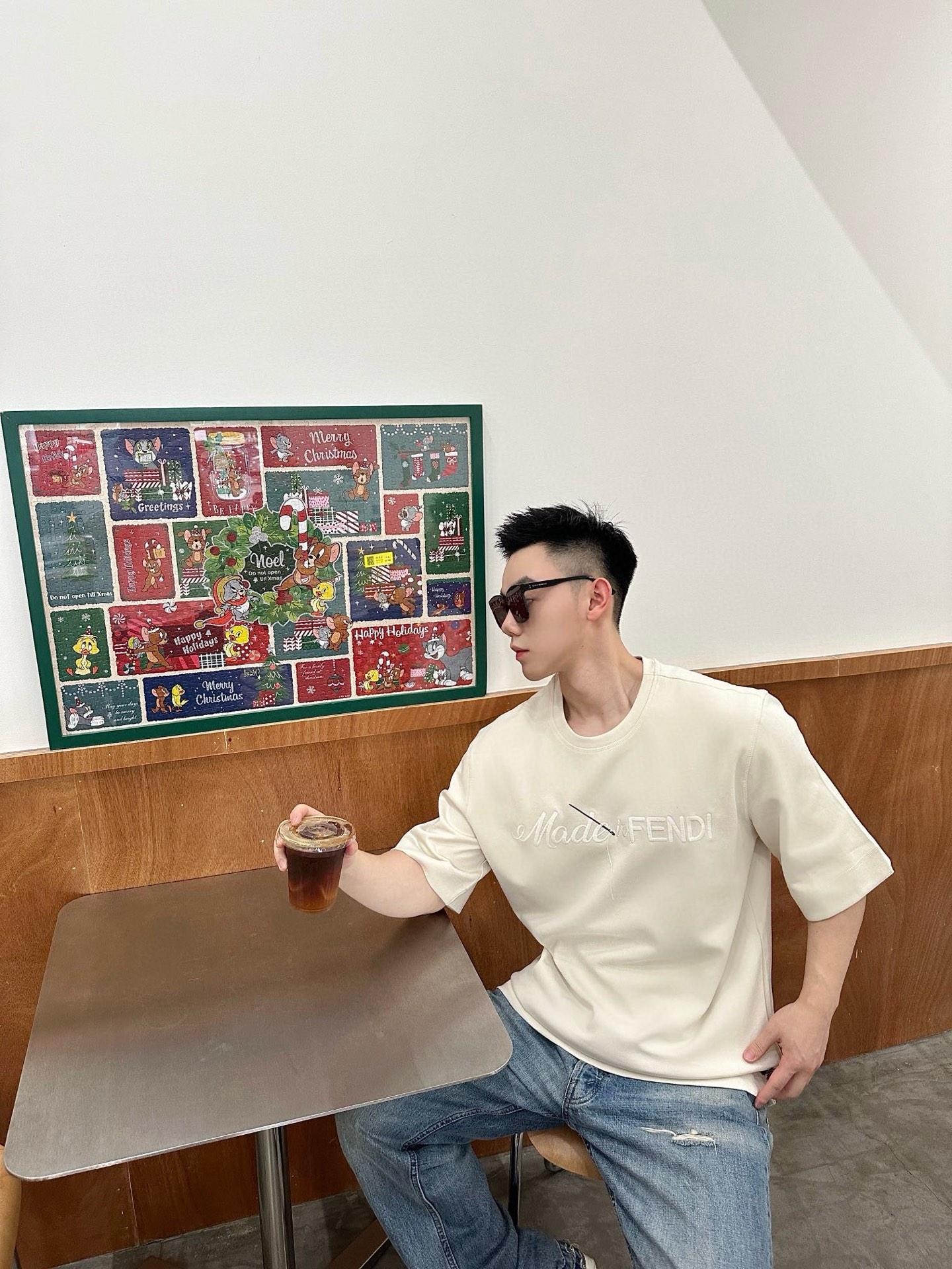 펜디 3D 자수 반팔 (해외배송)