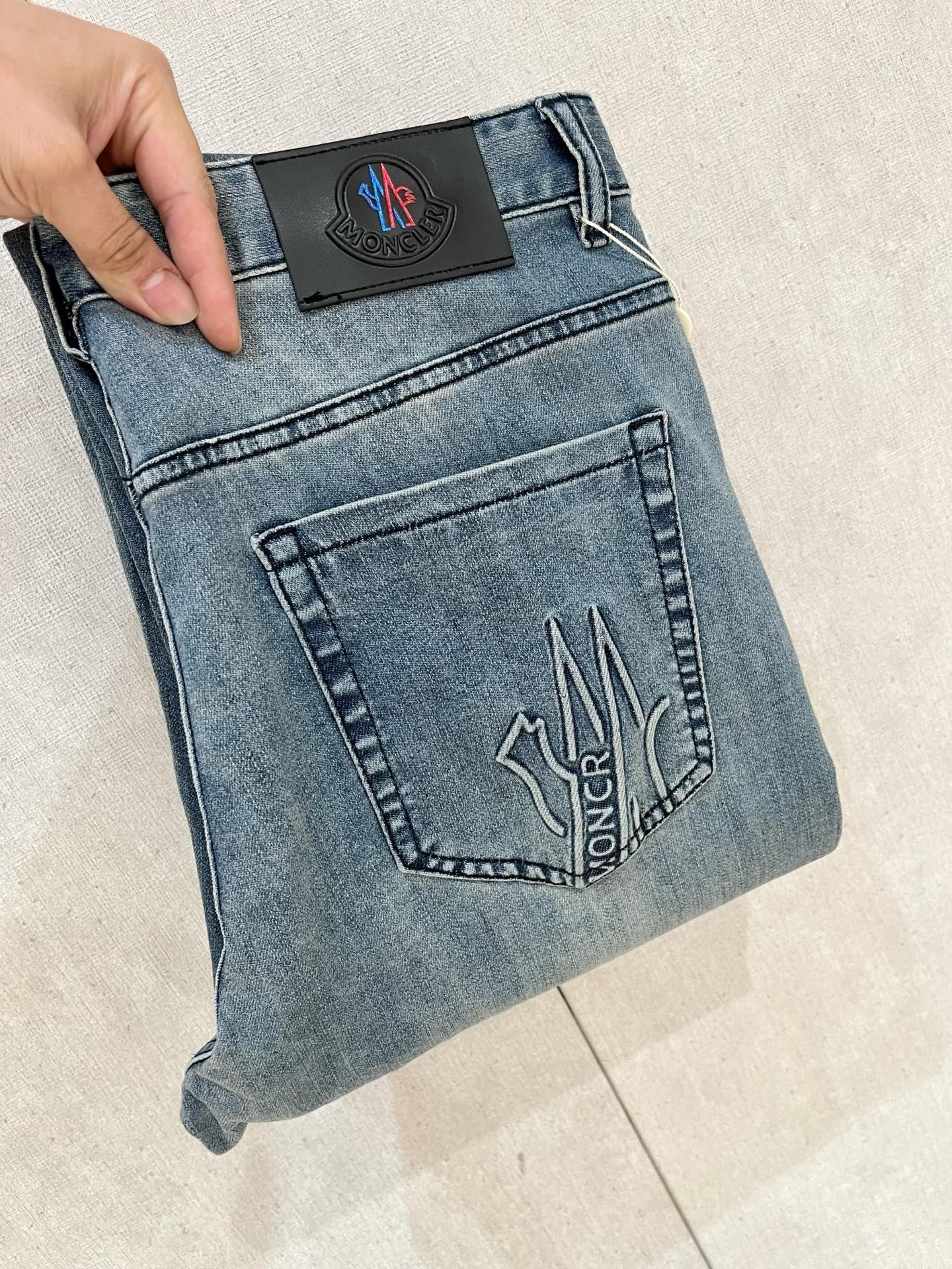 몽클레어 워시드 캐주얼 진 (해외배송)
