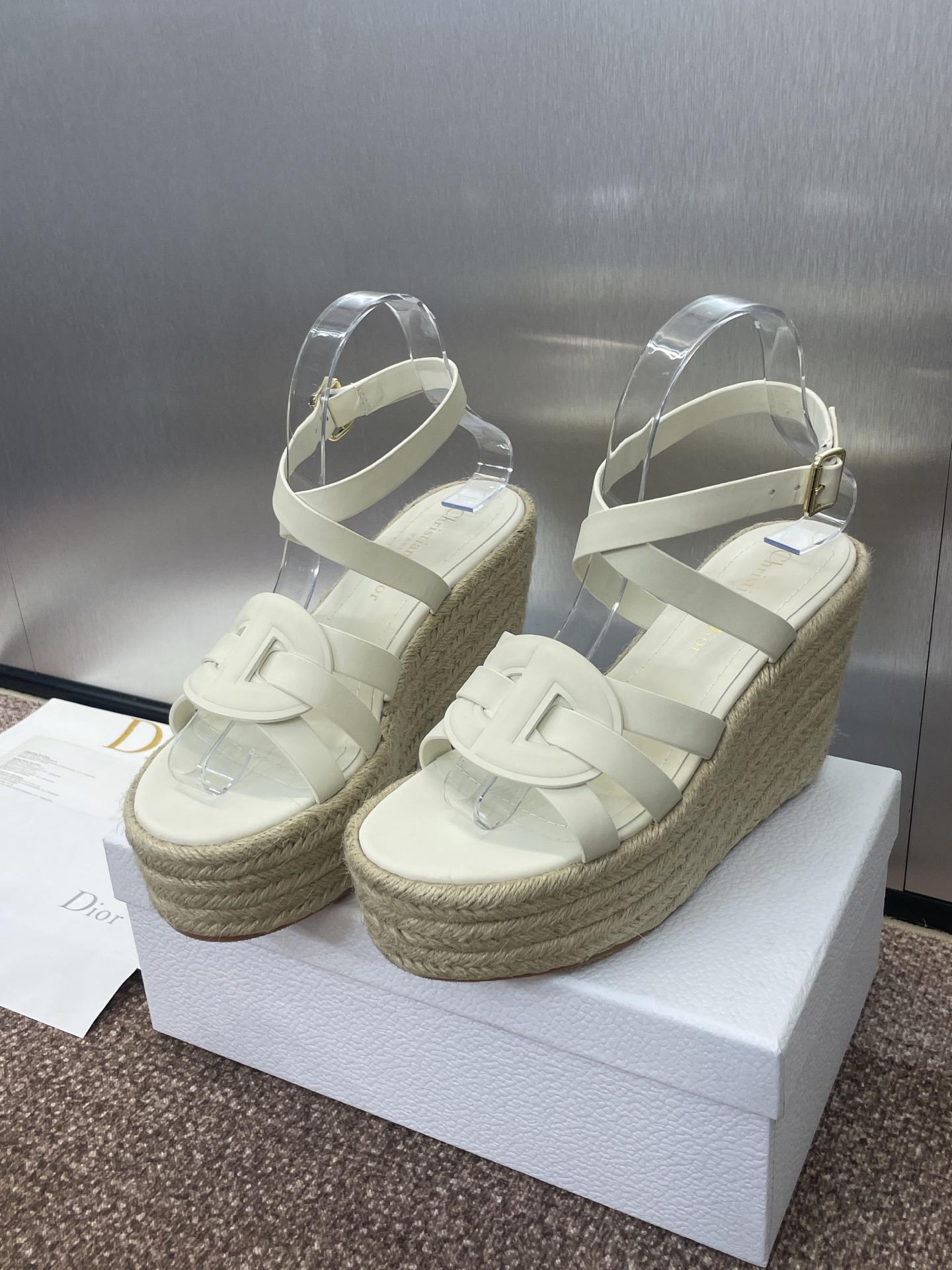 디올 D-클럽 젤리 샌들 (해외배송)