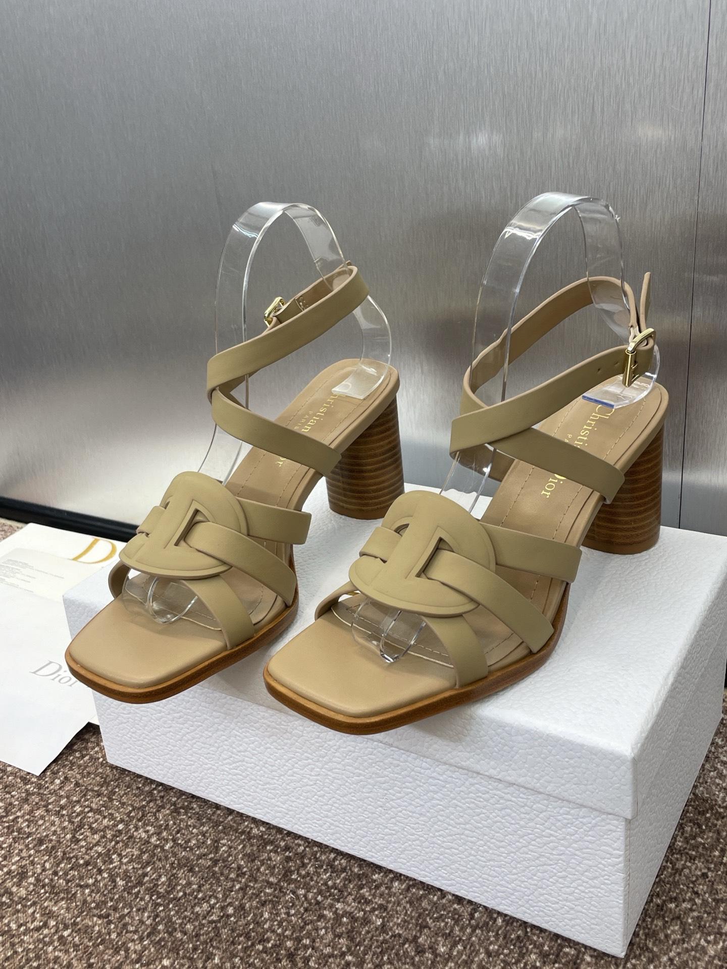 디올 D-클럽 젤리 샌들 (해외배송)
